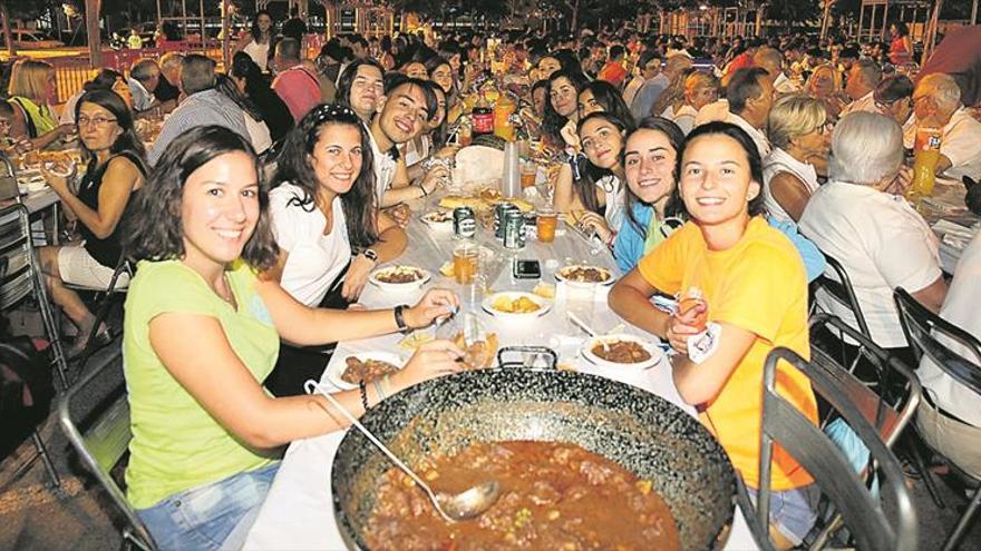 El &#039;tombet de bou&#039; reúne a 3.000 peñistas en la recta final de fiestas de Vila-real