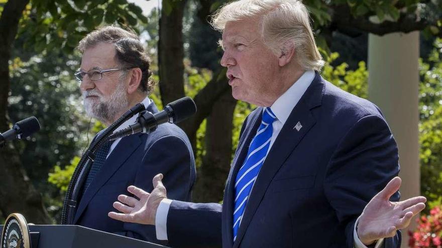 Mariano Rajoy y Donald Trump, ayer en la Casa Blanca, en Washington. // Efe