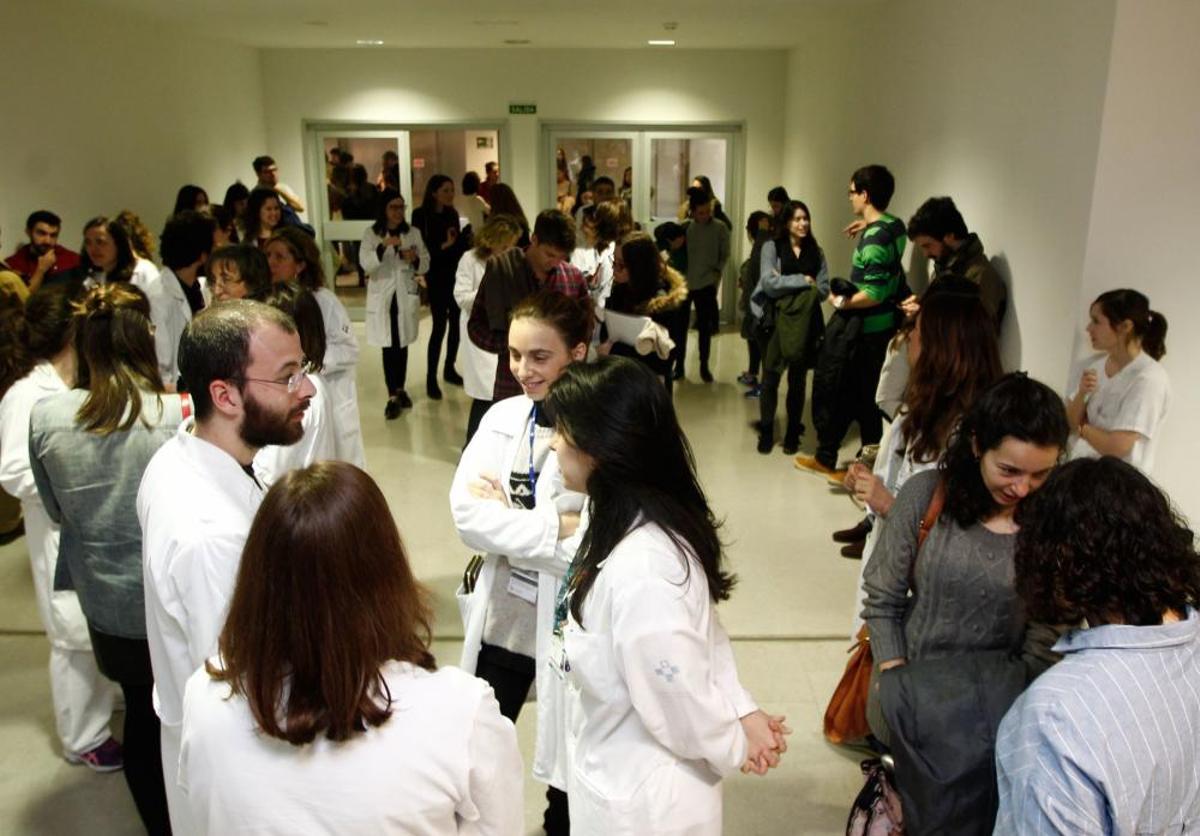 Jornada de puertas abiertas a interinos en el HUCA