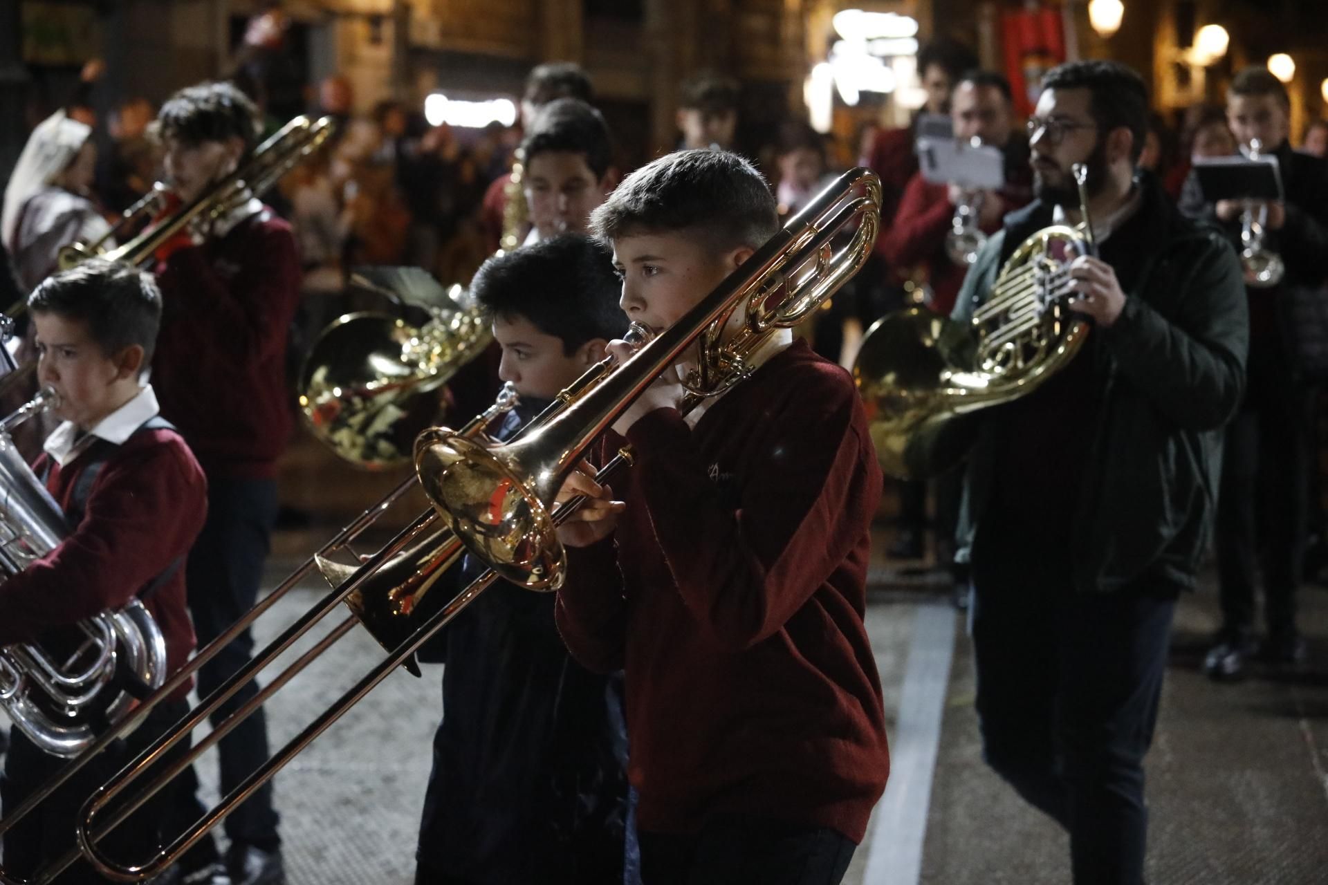 Búscate en el primer día de ofrenda por la calle Quart (entre las 22:00 a las 23:00 horas)