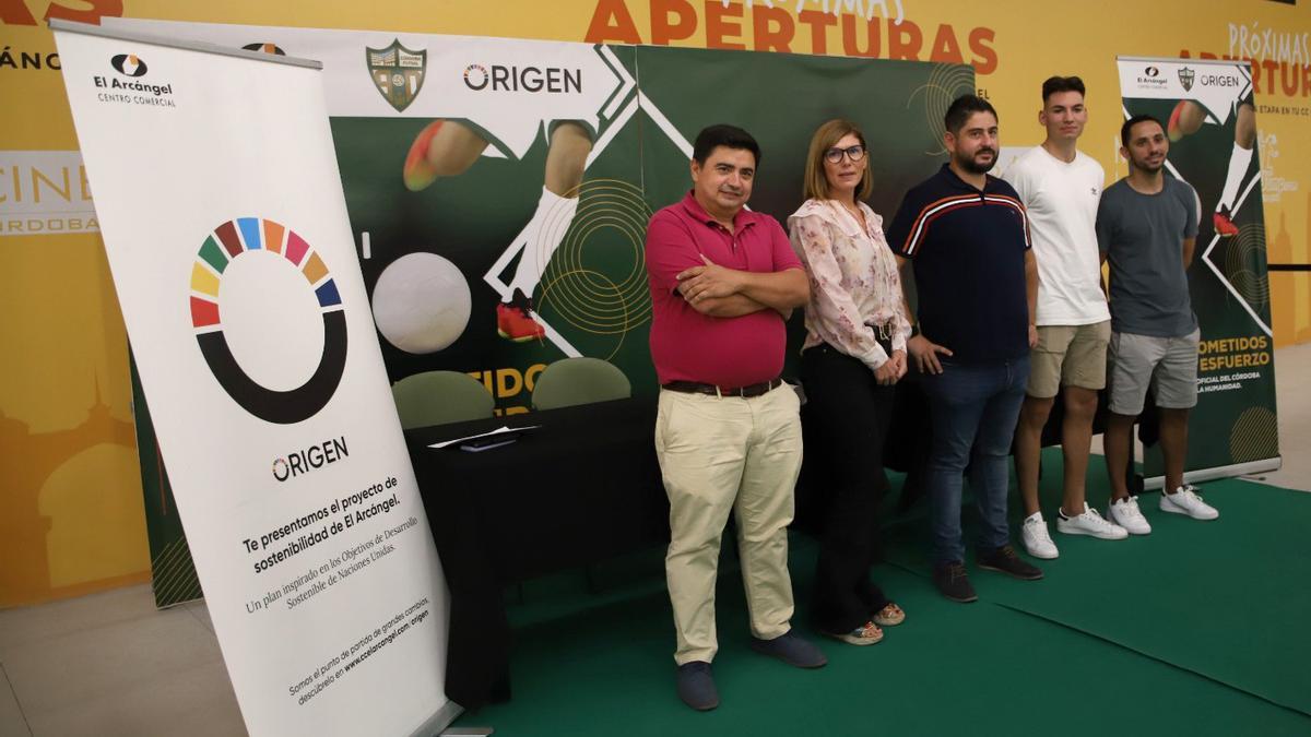 Presentación del convenio entre el Córdoba Futsal y el Centro Comercial El Arcángel.