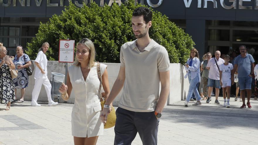 Sergio Rico recibe el alta hospitalaria tras su accidente a caballo en El Rocío