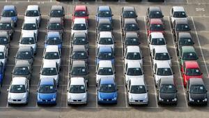 zentauroepp1621560 barcelona 02 02 2004 motor coches vehiculos aparcados en la 161125145128