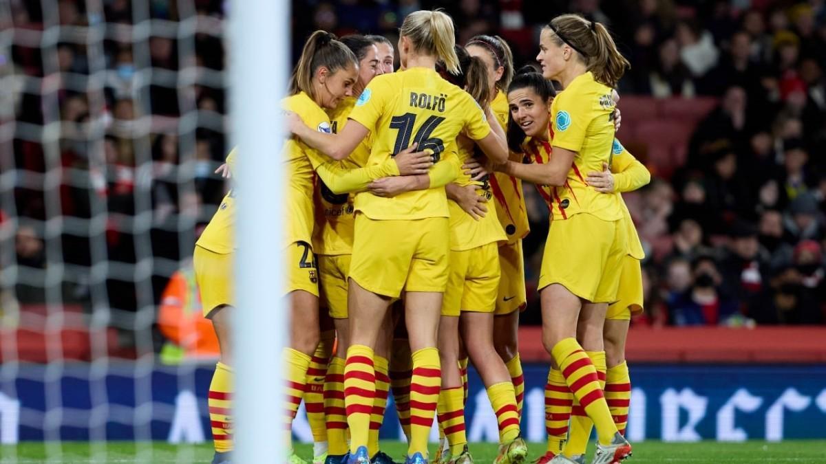 Las jugadoras del Barça celebrando el primer gol