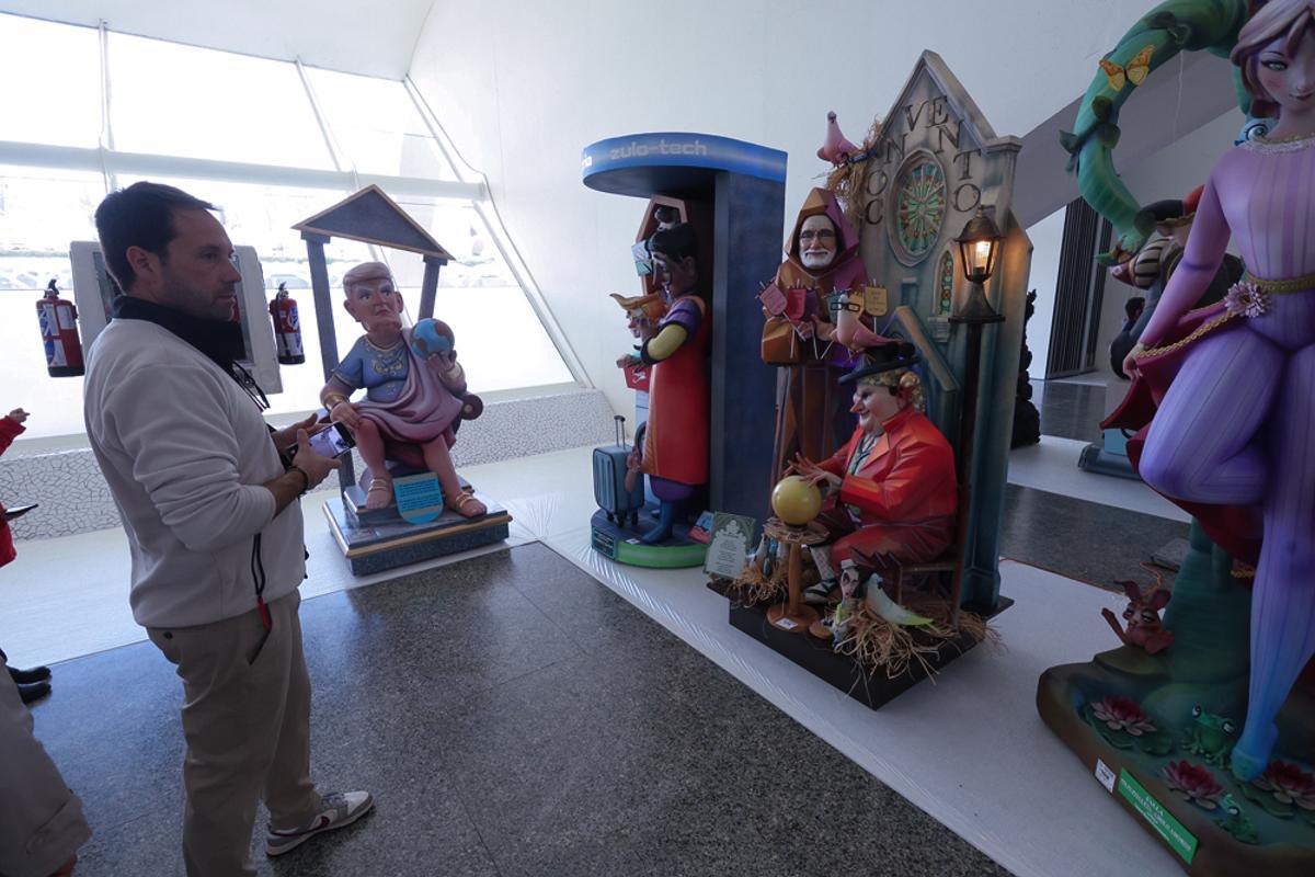 Primera jornada en la Exposición del Ninot de las Fallas de València 2026