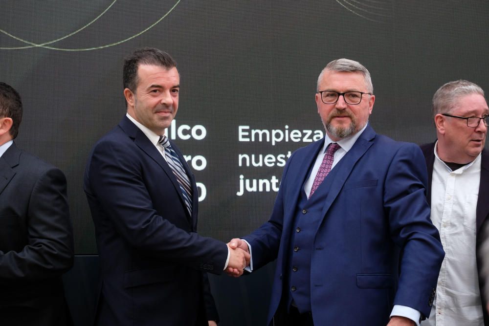 Ximo Puig inaugura la nueva fábrica de aluminio de Vialco en Villena