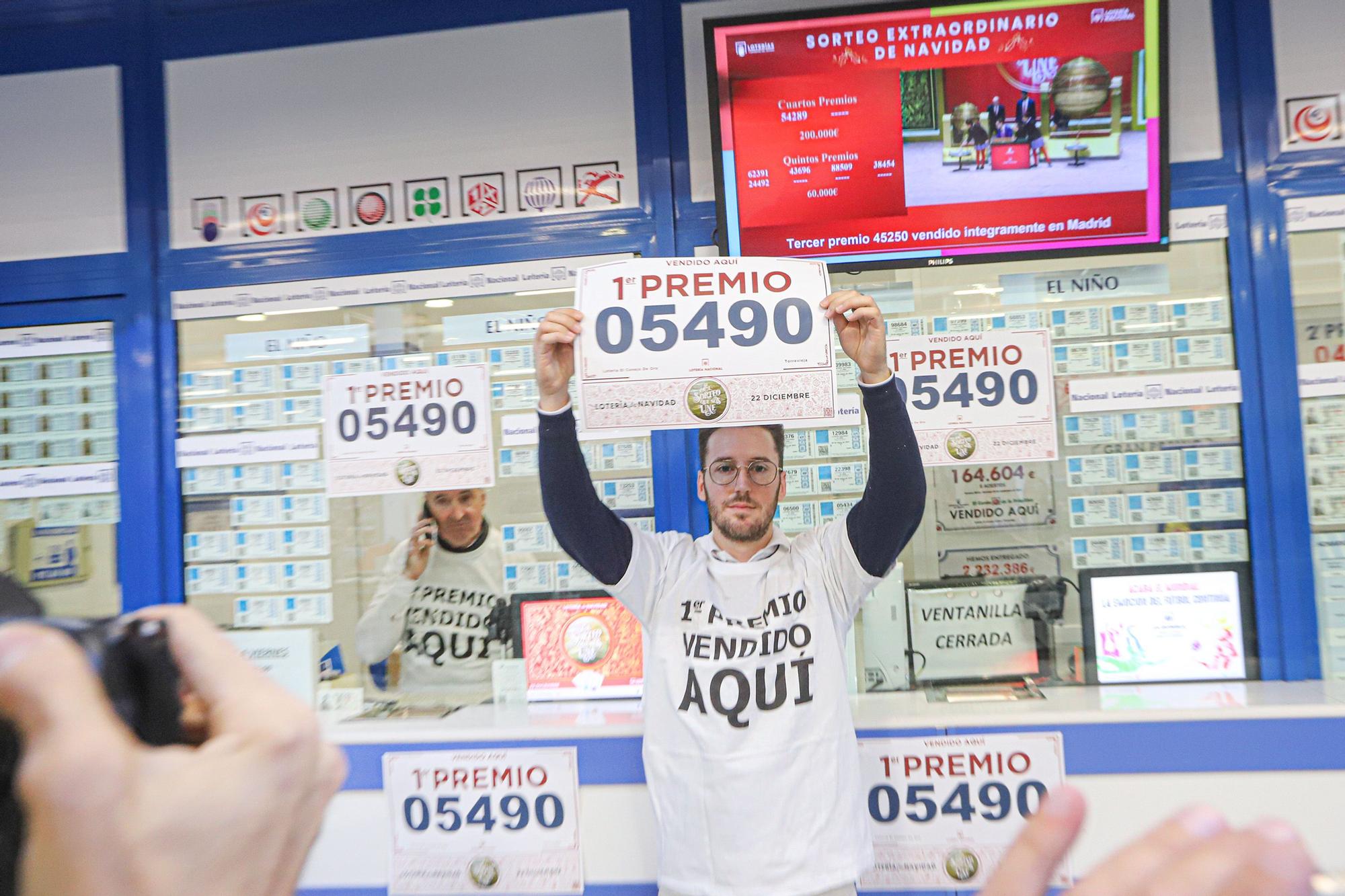 Así celebran en "El conejo de oro" el Gordo en Torrevieja