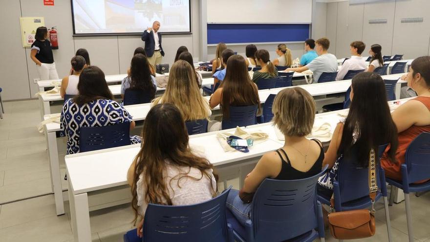 El Gobierno da luz verde al grado de Medicina de la Universidad Loyola