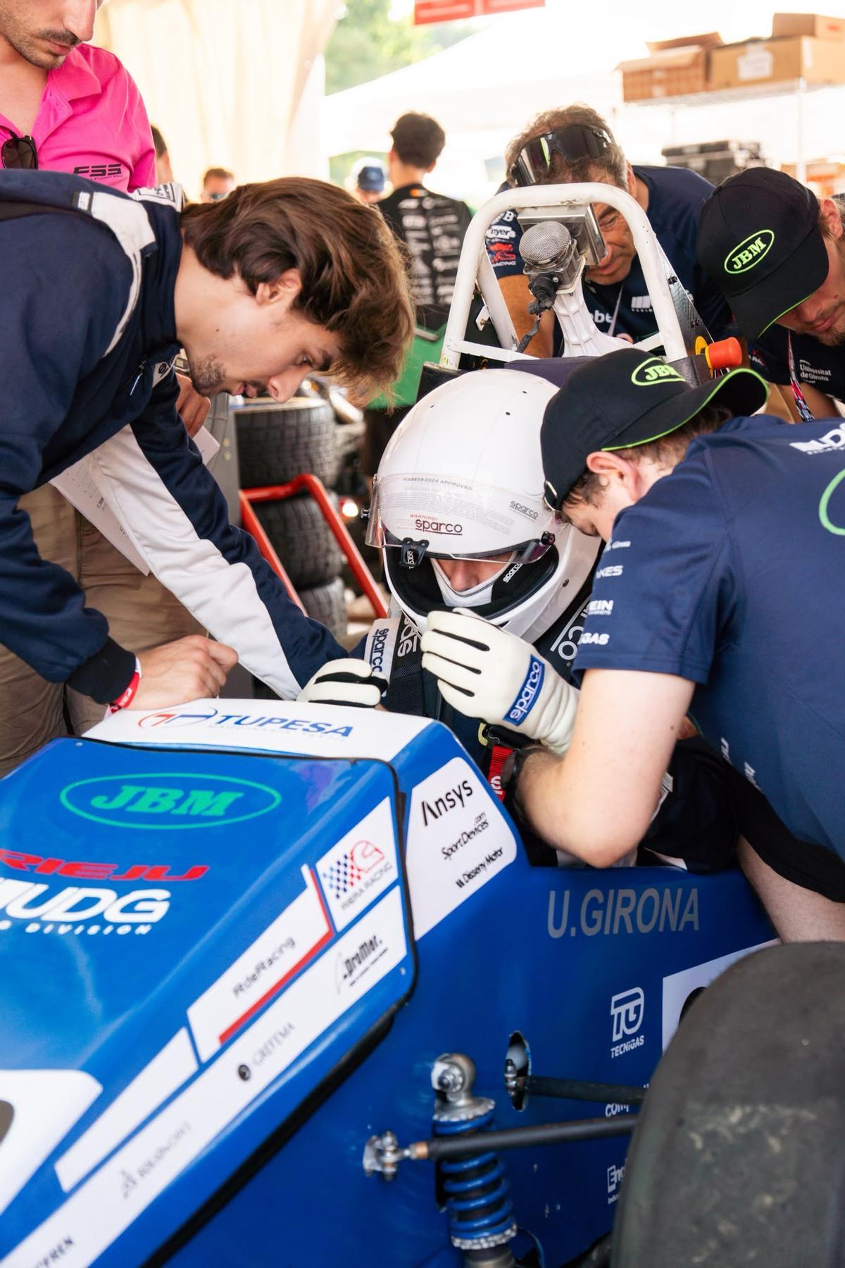 L'equip ha triat dos pilots experimentats per participar a la darrera prova dinàmica