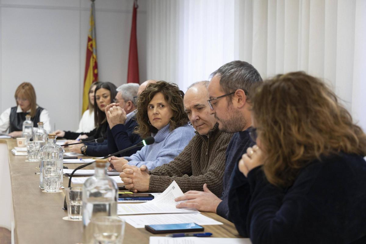Los regidores y regidoras de Xàtiva Unida, en un pleno reciente.