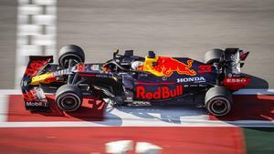 Max Verstappen conduce el Red Bull con motor Honda durante el último GP de Rusia. 