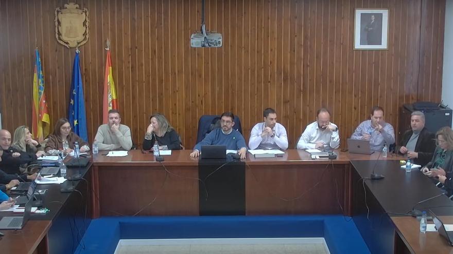 El alcalde de Vilamarxant evita explicar en el pleno la expulsión de Ciudadanos
