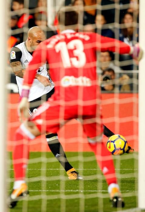 Las imágenes de la derrota del equipo celeste en Mestalla.