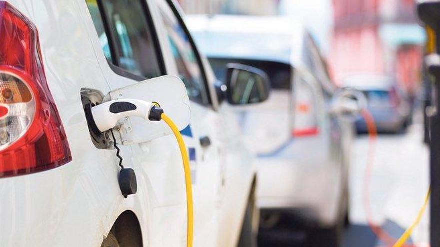 La UE afronta la revolución del coche eléctrico