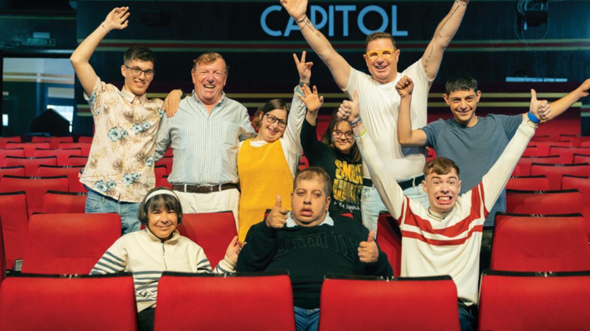 Los Morancos, con algunos de los chicos de TUPUJUME