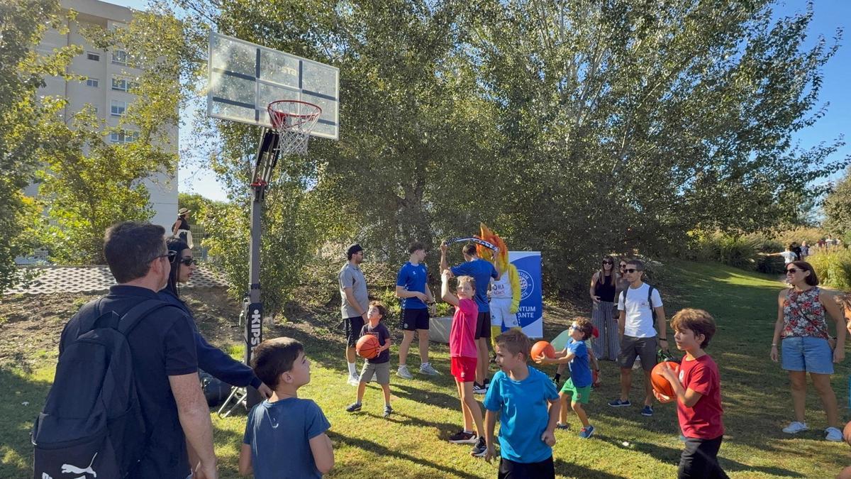 La Gran jornada lúdica del 10º aniversario del Parque La Marjal, en imágenes