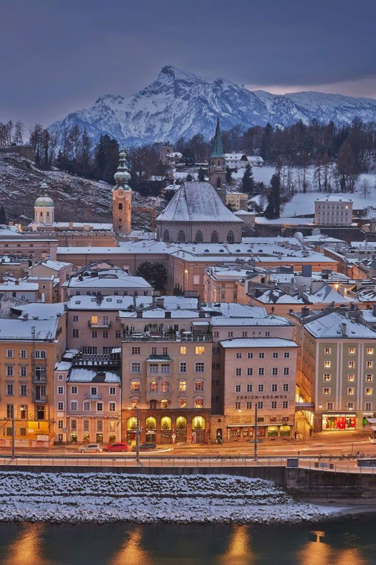 Salzburgo nevado, Austria.