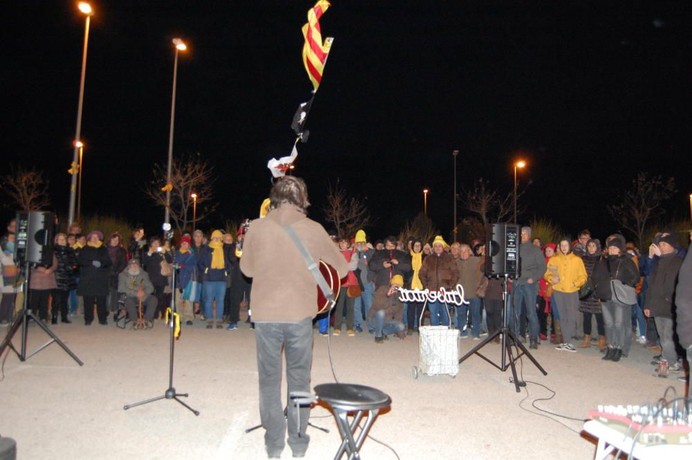 Divendres al Puig de les Basses de Figueres per desitjar «bona nit» a Dolors Bassa