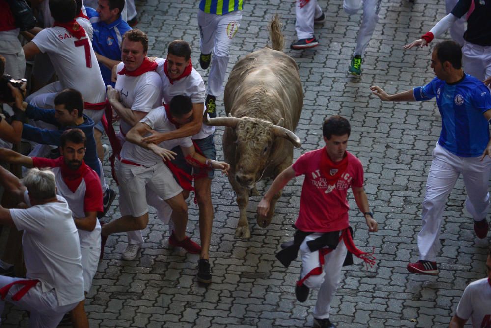 Accidentado quinto encierro de San Fermín 2018.