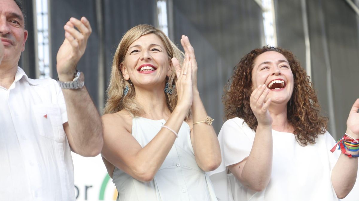 Yolanda Díaz, junto a Inmaculada Nieto, en un acto de campaña.