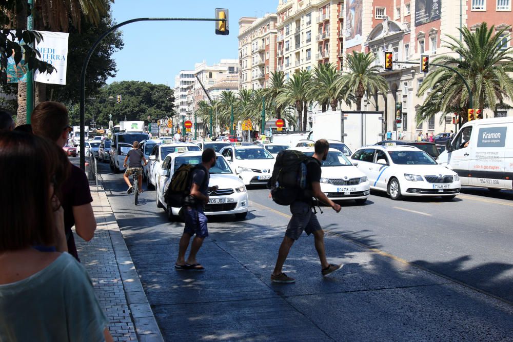 Este martes, los taxistas han continuado con sus movilizaciones