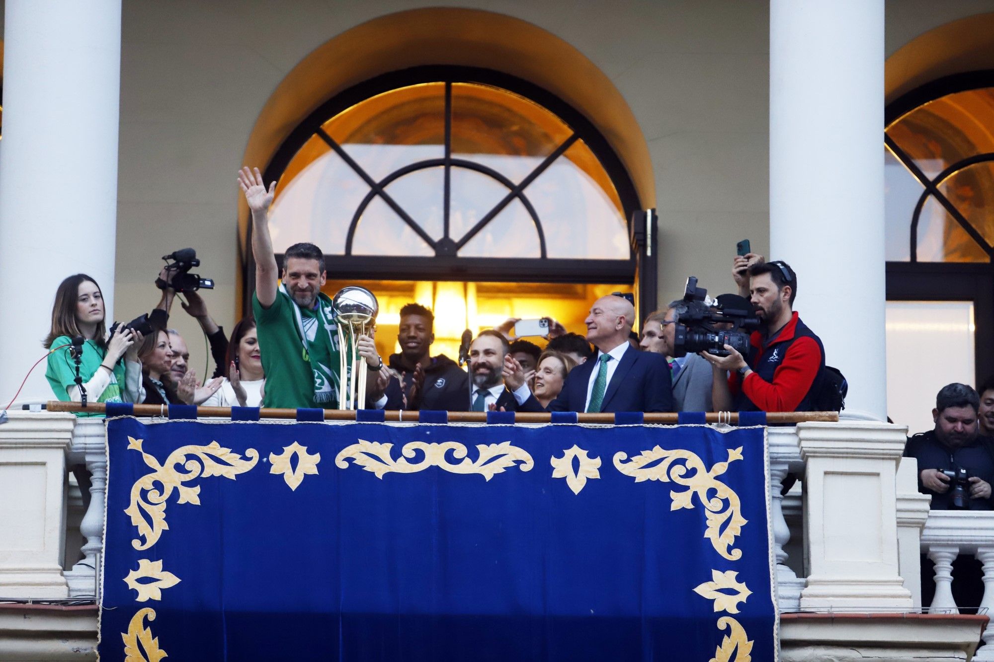 La fiesta del Unicaja, campeón de la Copa del Rey, por las calles de Málaga