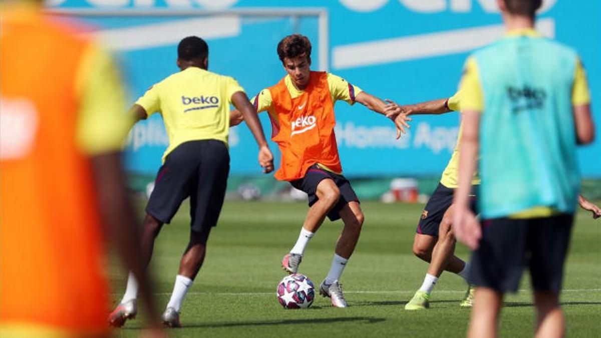 Dembélé hace parte del entreno con el equipo