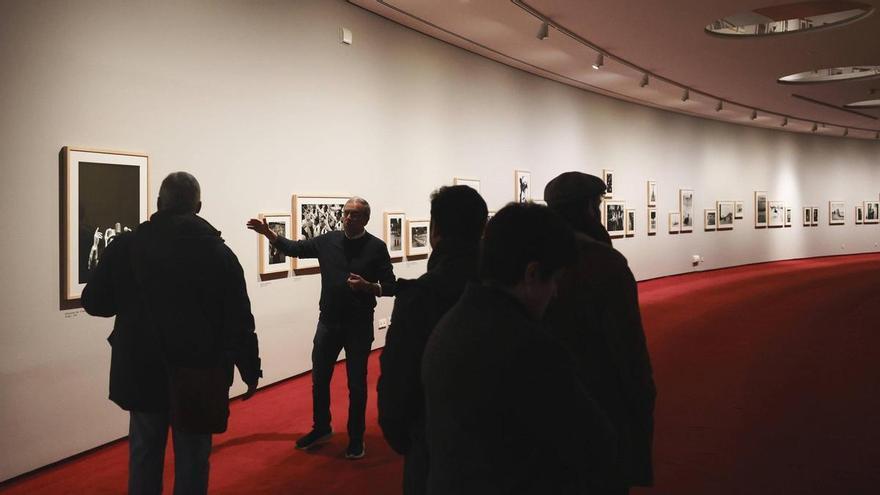 Así es el exposición de Ramón Masats en el centro Niemeyer