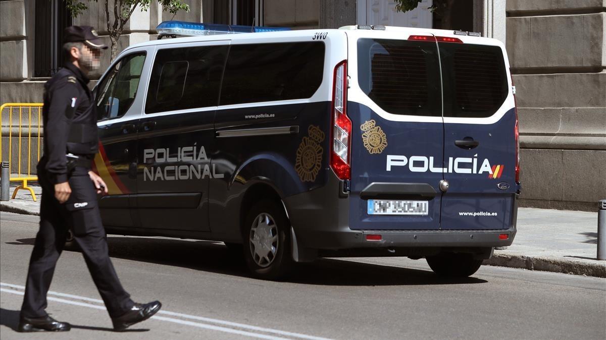 zentauroepp43244466 graf230 madrid 09 05 2018 vista de un furg n policial a180509121331 zentauroepp43244466 graf230 madrid 09 05 2018 vista de un furg n policial a180509121331