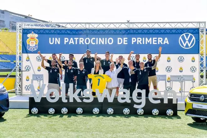 Entrega de coches Volkswagen a jugadores de la UD Las Palmas