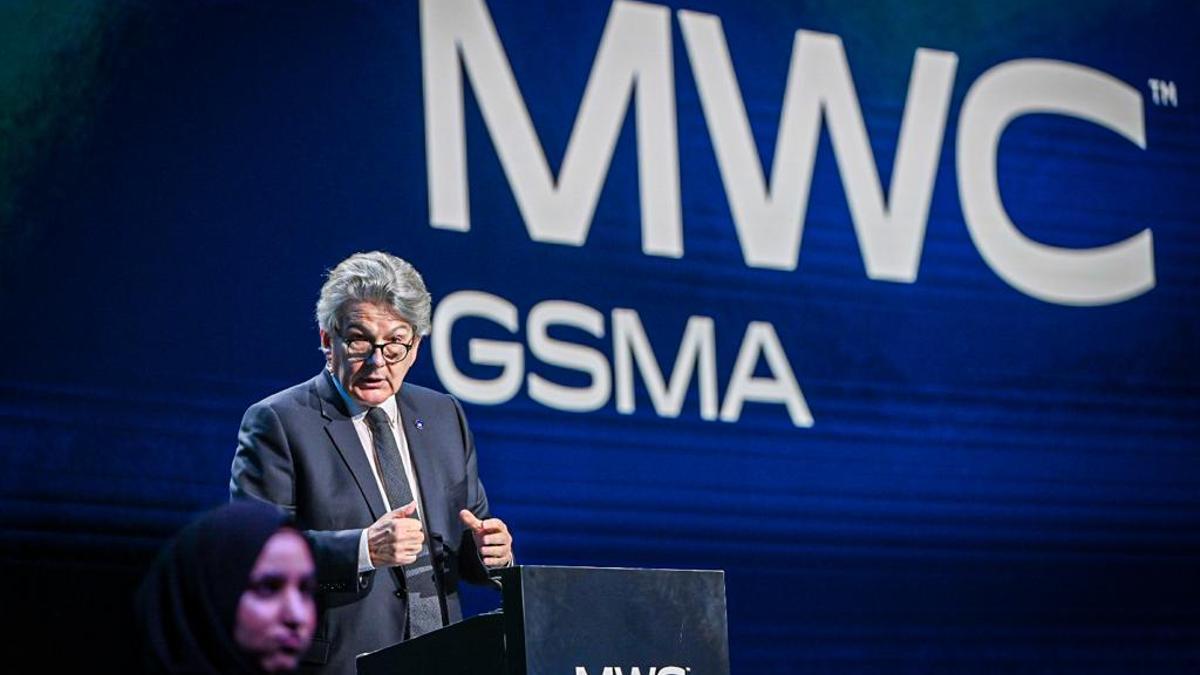 El comisario europeo de Mercado Interior, Thierry Breton, durante la inauguración del Mobile World Congress 2023