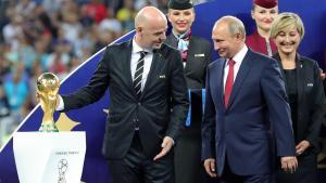 Gianni Infantino, presidente de la FIFA, junto a Vladimir Putin, presidente de Rusia, durante el Mundial 2018.