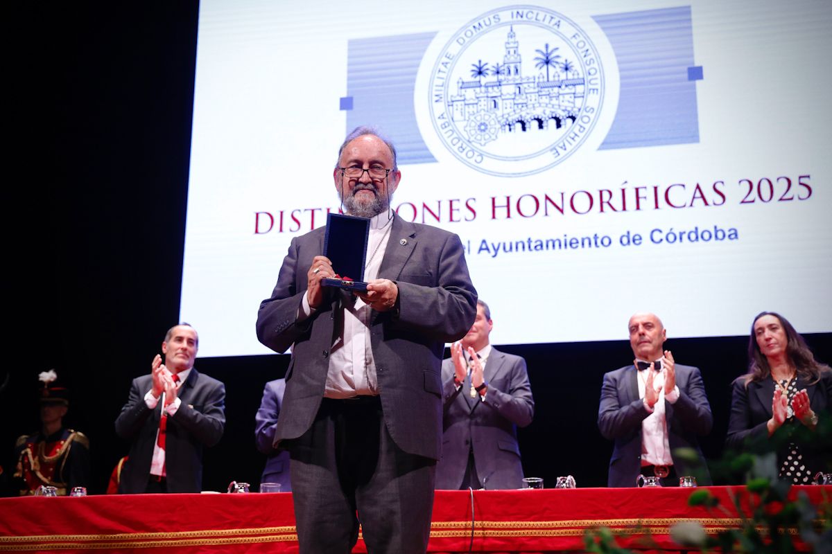 El Ayuntamiento entrega sus Medallas de la Ciudad