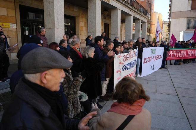 GALERÍA | Escasa respuesta social en Zamora del acto por la reapertura de la Ruta de la Plata: ¿quiénes han ido?