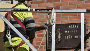 El retorn efímer de 17 carrers franquistes: Oviedo reposa els anteriors noms de les vies, que seran retirats de nou en pocs mesos