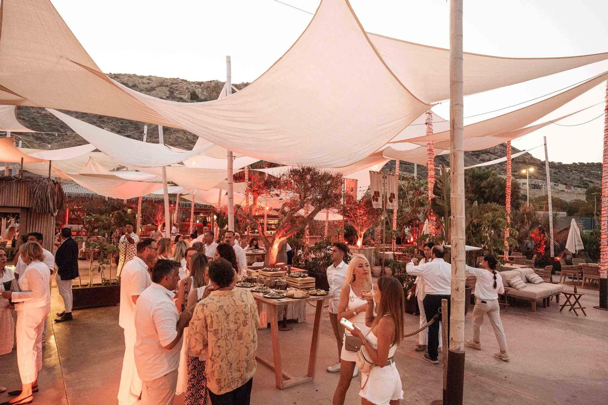 Puntapiedra reabre sus puertas con la fiesta que marca el inicio del verano 2025 en Alicante