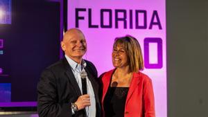 John Hoffman, CEO de GSMA, y Núria Marín, alcaldesa de L’Hospitalet, durante la presentación del proyecto Florida 6.0.