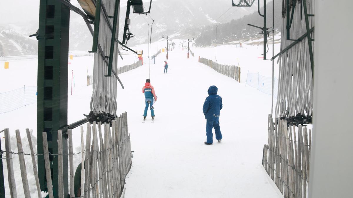 Gent esquiant aquesta setmana per Vallter.