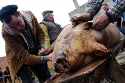 Matanza tradicional en Monfarracinos