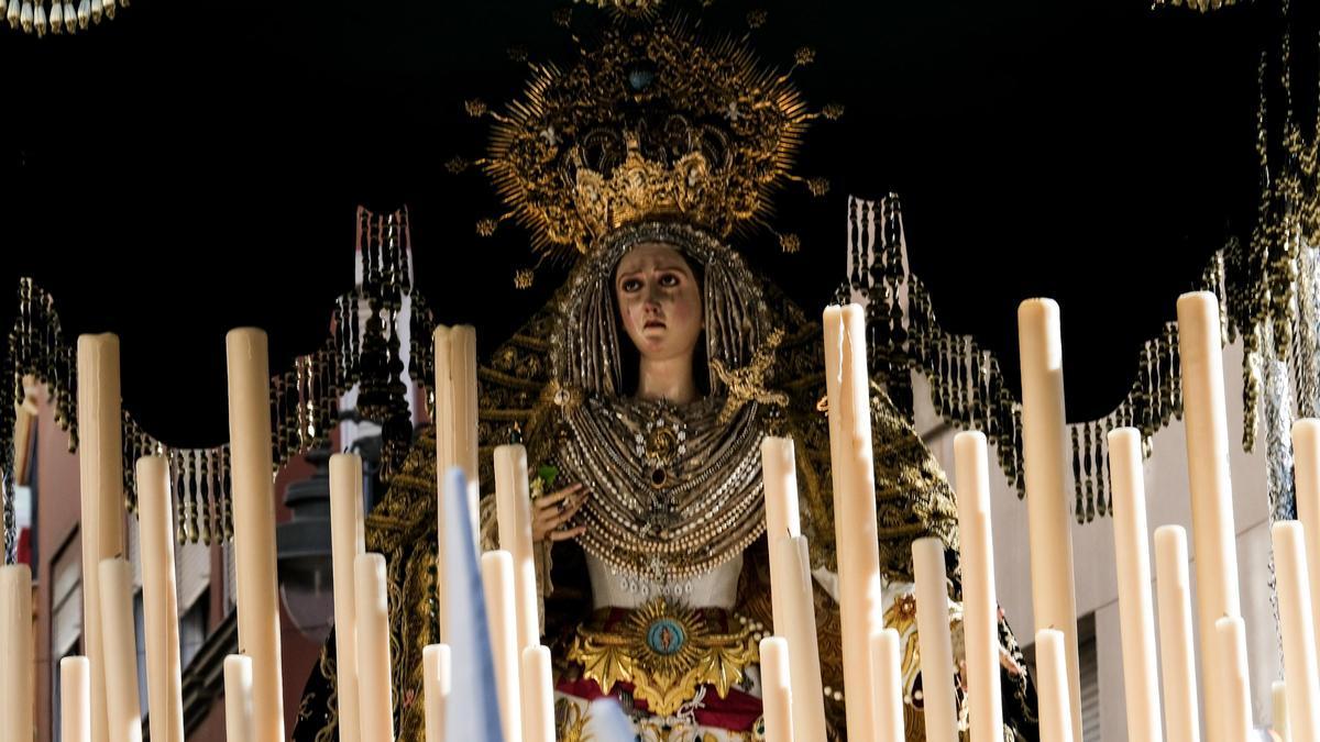 La Virgen de Dolores y Esperanza cumple 25 años de exposición al culto.