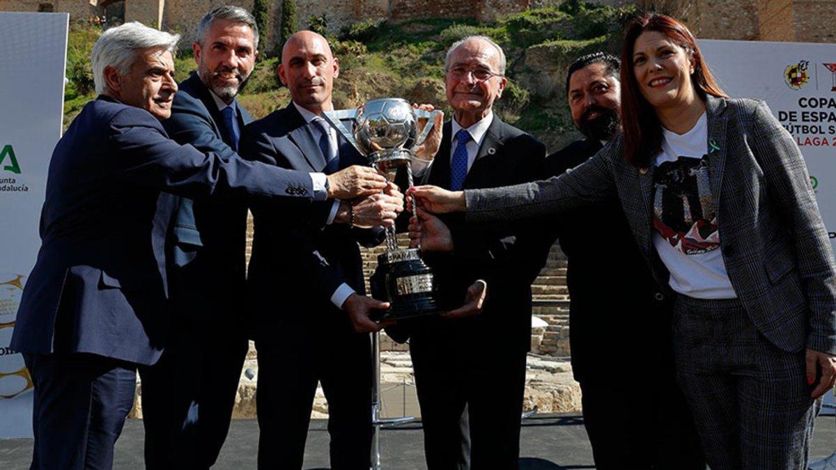 El presidente federativo Luis Rubiales presentó la Copa de España