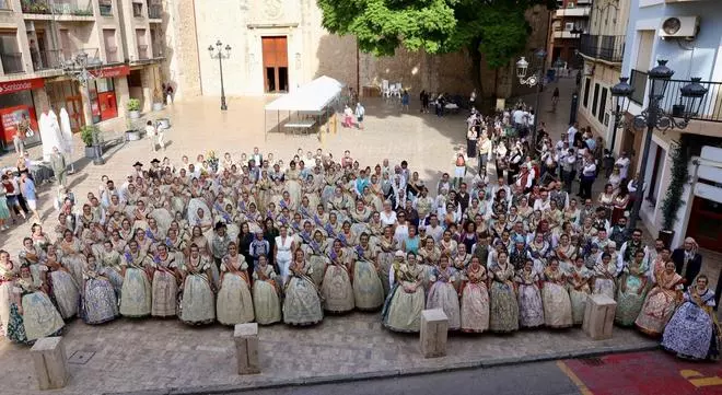 Las Juntas Locales reúnen a sus falleras mayores en la fiesta de despedida