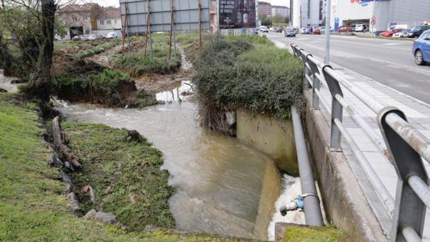 Cerdeño trabaja duro para volver a la normalidad tras las inundaciones de ayer