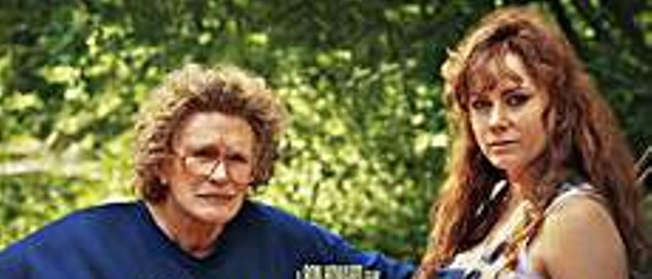 Fotograma de ‘Hillbilly, una elegía rural’ con Glenn Close y Amy Adams. | | LP/DLP