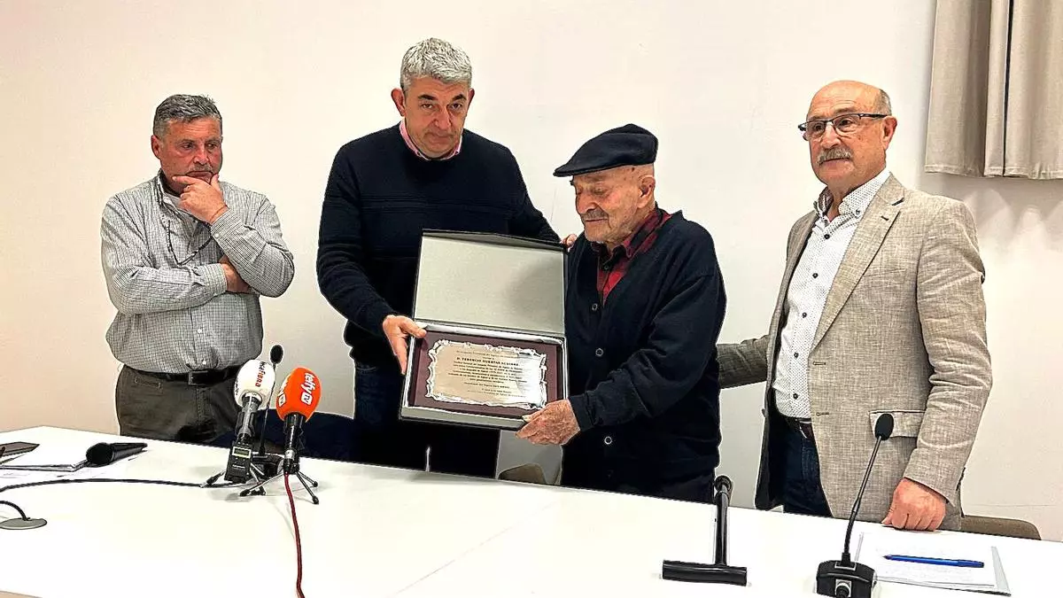 Terencio Huertas, medio siglo cuidando del riego tradicional en Rojales
