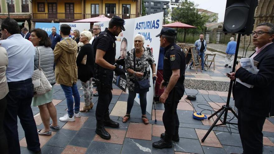 El PP inicia la campaña electoral en Avilés con altercado