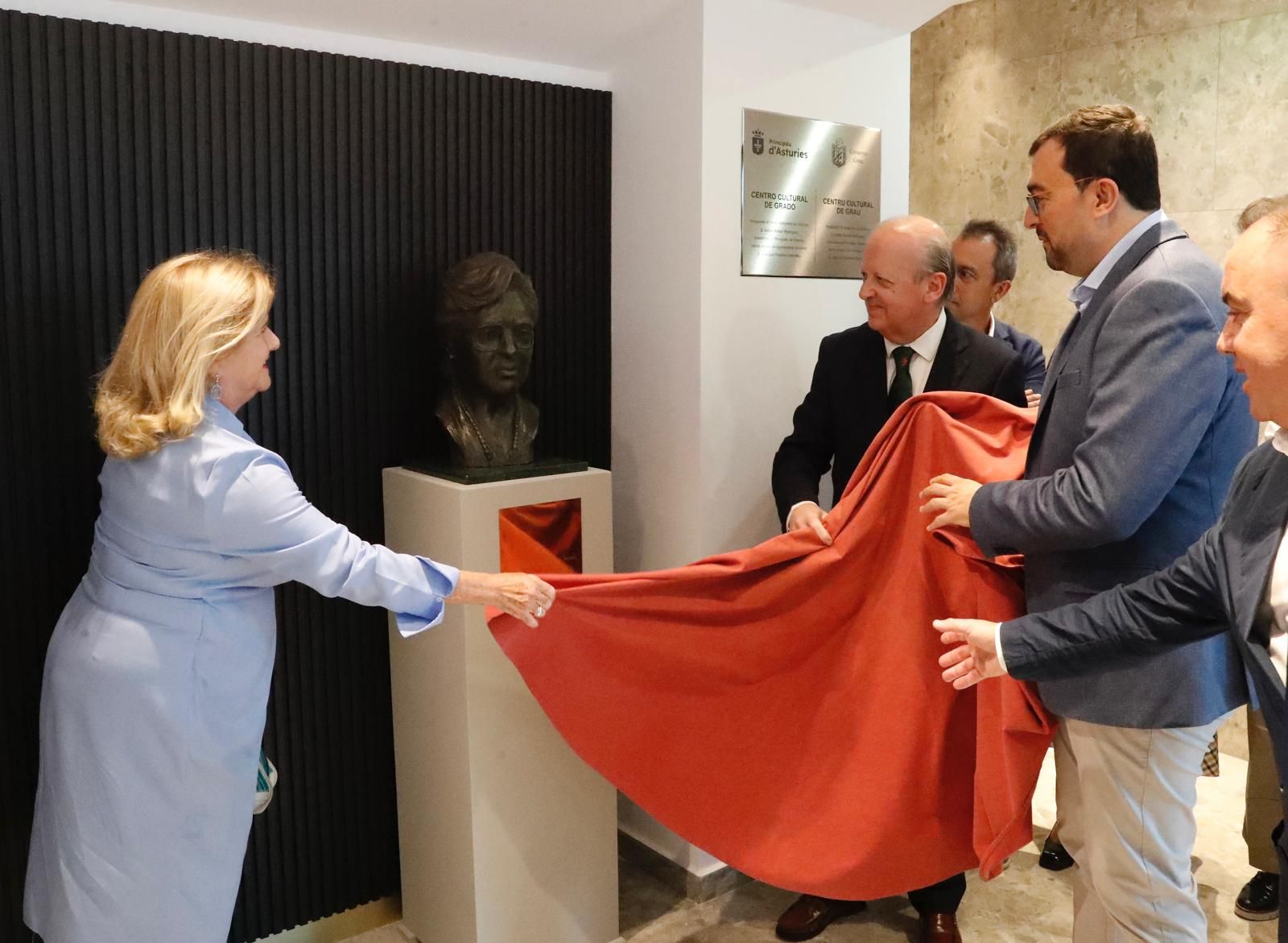 La inauguración del Centro Cultural de Grado, en imágenes