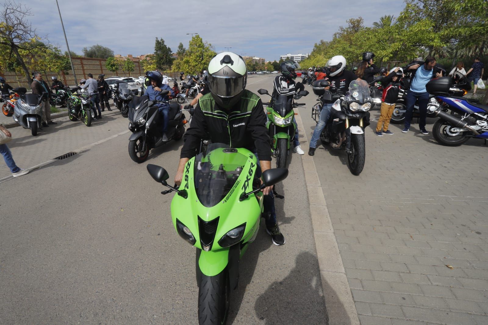 Manifestación nacional de motoristas en València para reclamar seguridad.