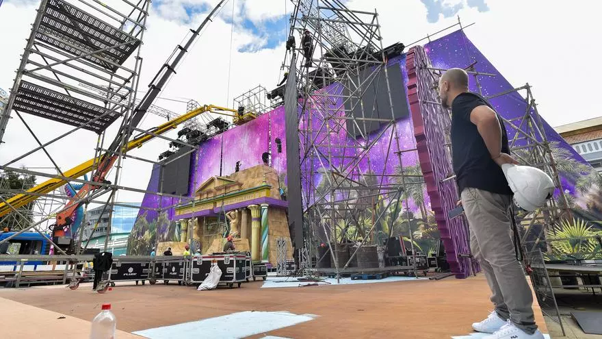 Trabajos en el escenario del Carnaval