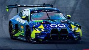 Hyperpole para Valentino con BMW en Imola